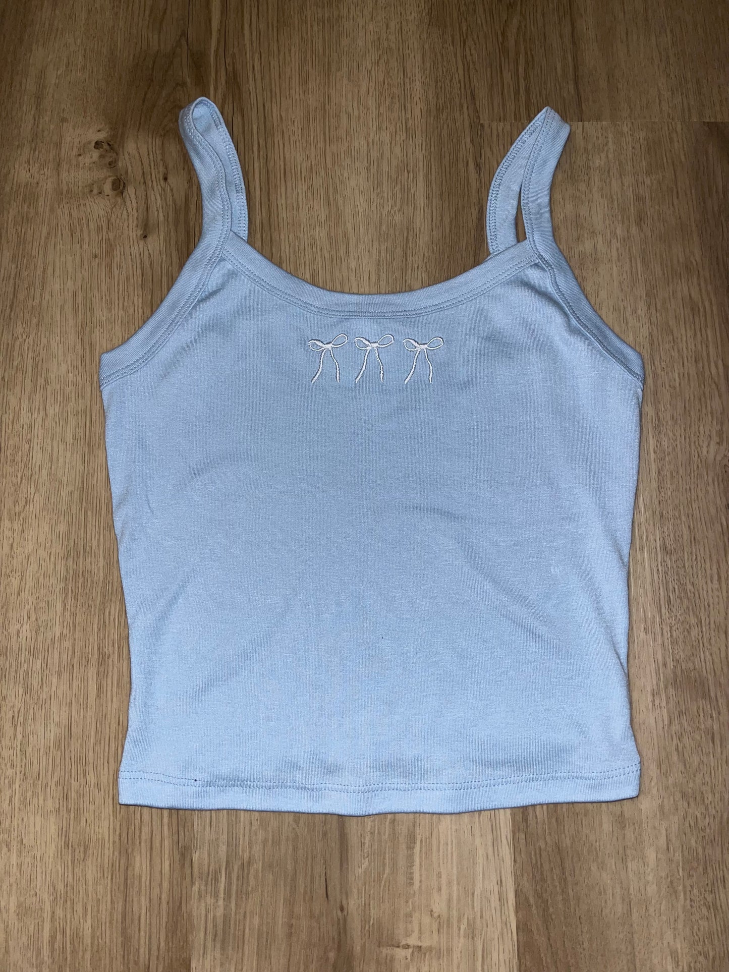 Bow embroidered tank