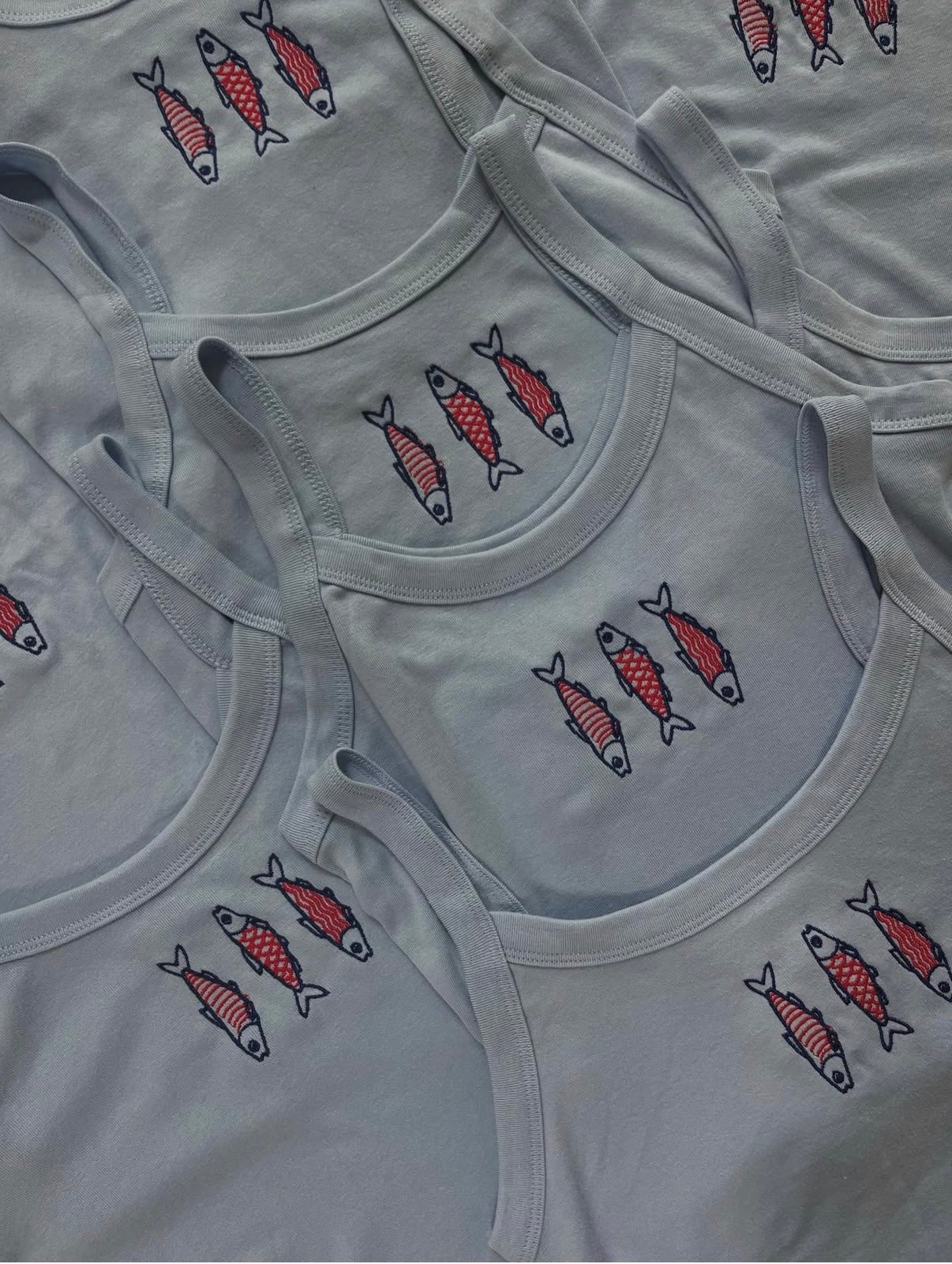 3 Fish embroidered tank top